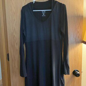 Mountain Hardware Dress, size L